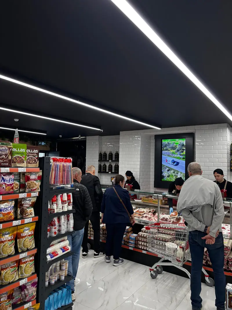 Market satış alanı tavan aydınlatması