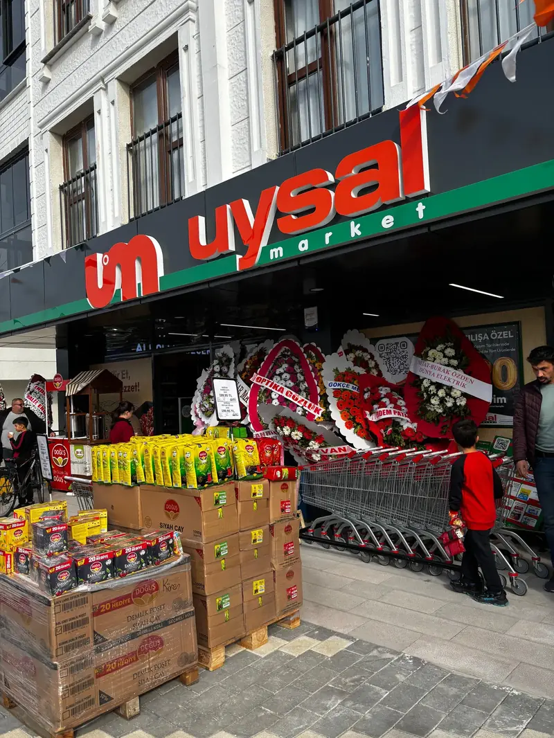 Uysal Market açılış — saha referansı